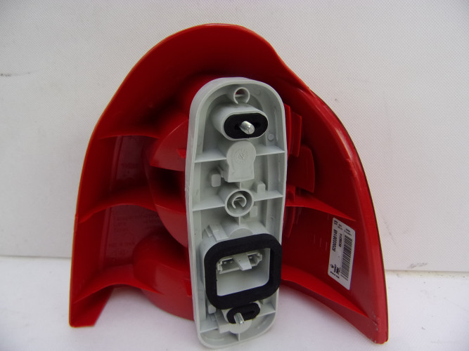 RENAULT TWINGO LAMPA LEWA TYŁ 8200338148