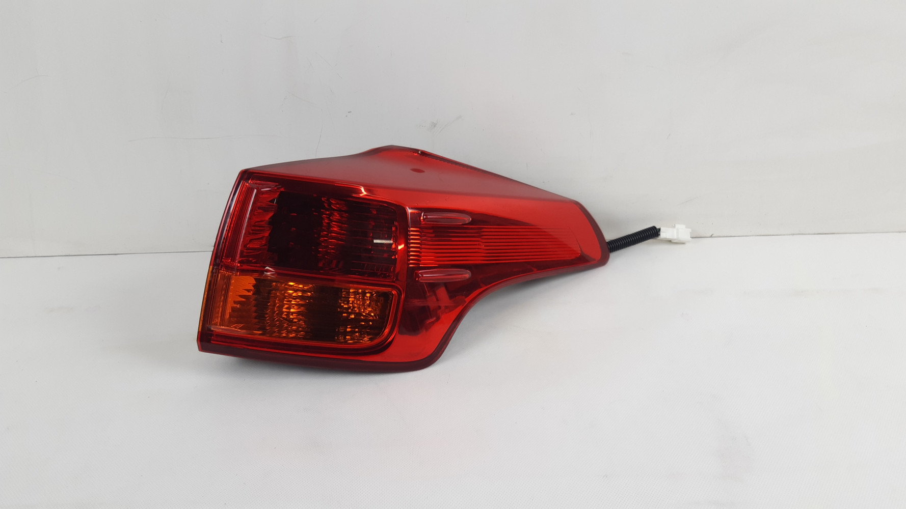 TOYOTA RAV4 IV LAMPA PRAWA TYŁ