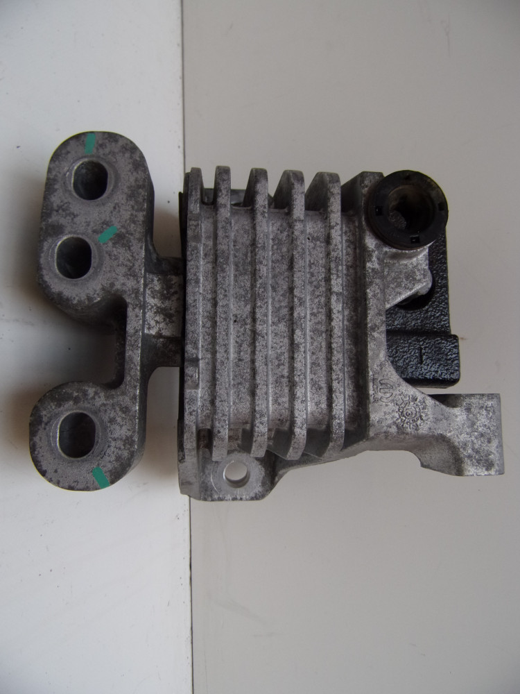 JEEP CHEROKEE KL 2.0 MTJ ŁAPA PODUSZKA SILNIKA 68102281AF