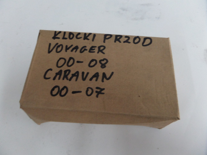 CARAVAN VOYAGER 00-08 KLOCKI HAMULCOWE PRZÓD 05135258AA