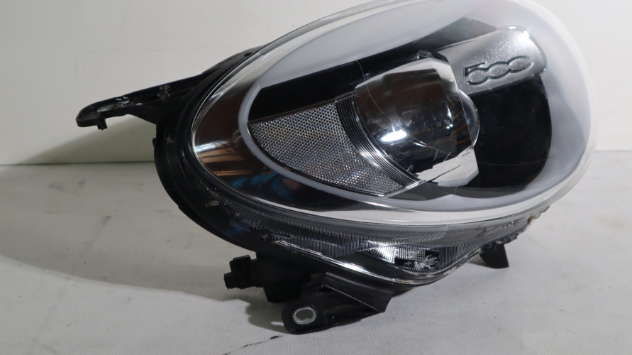 FIAT 500X LAMPA PRAWA PRZÓD 51978418