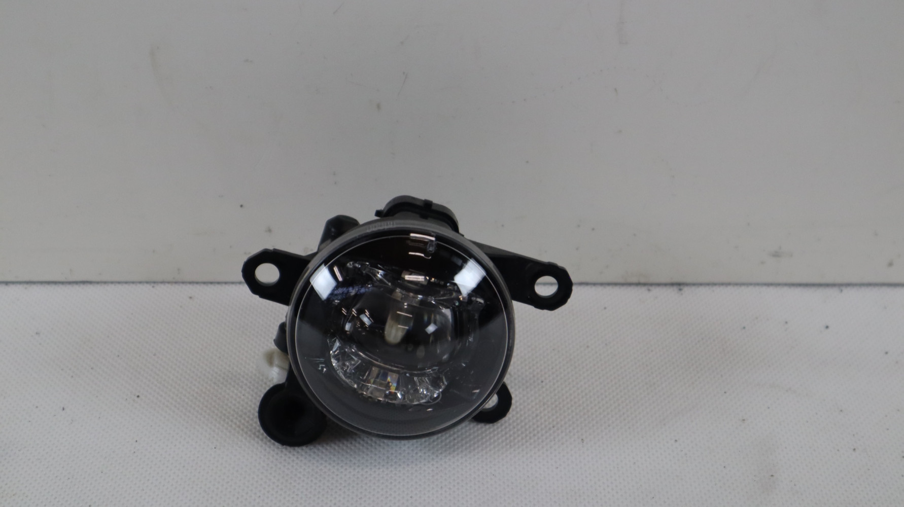 VOLVO XC40 HALOGEN LAMPA PRZECIWMGIELNA LEWA 32228883