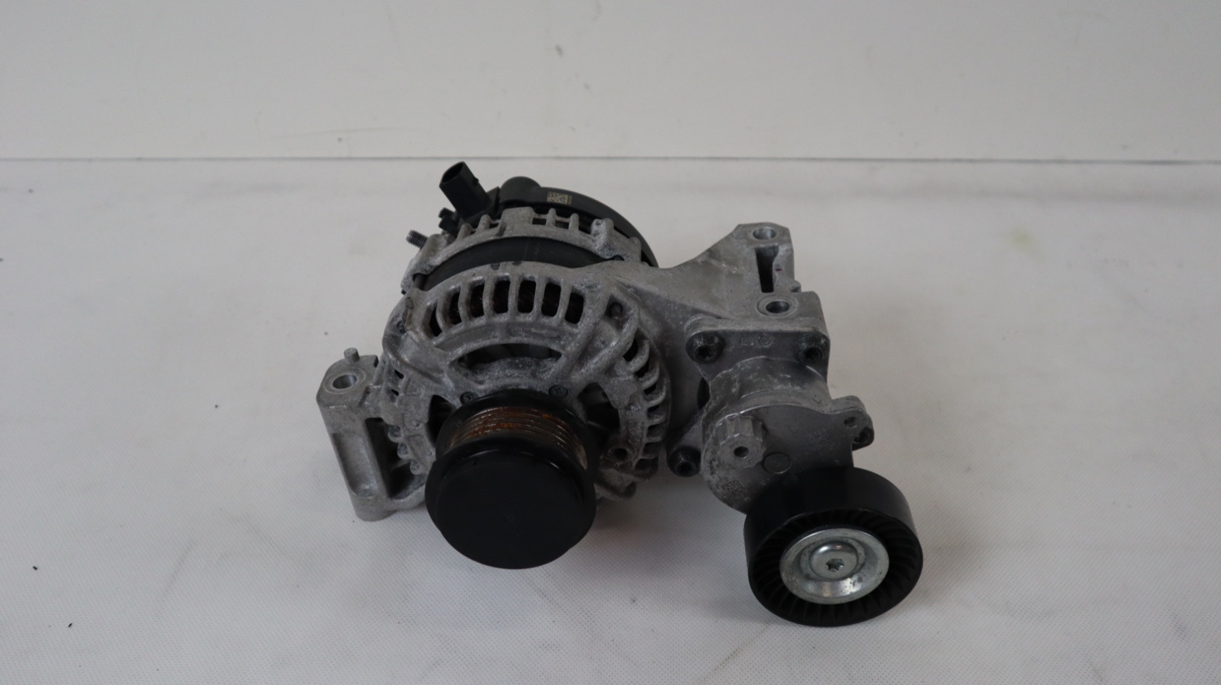 VOLVO XC40 1.5 T3 ALTERNATOR 32279255