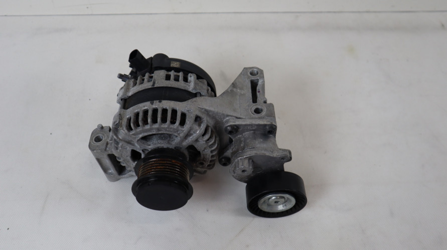 VOLVO XC40 1.5 T3 ALTERNATOR 32279255