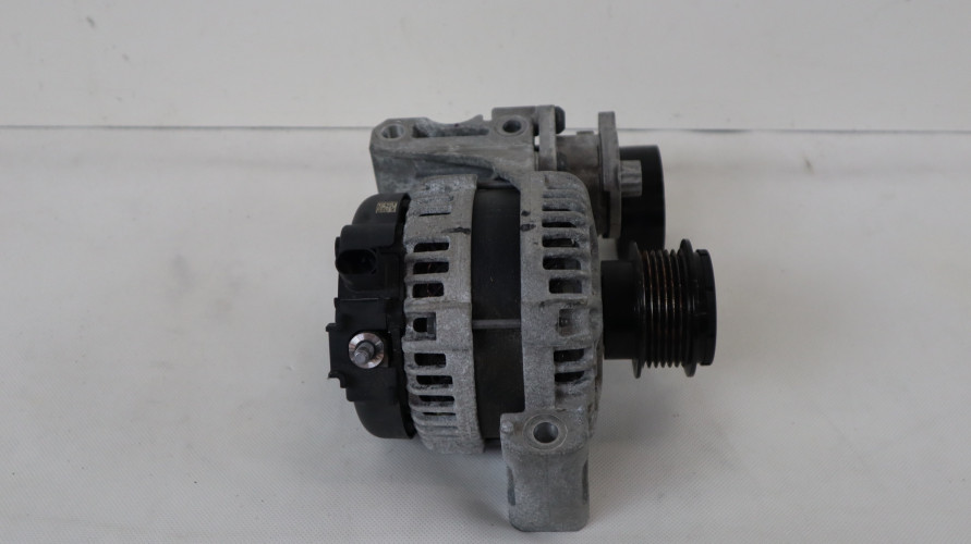 VOLVO XC40 1.5 T3 ALTERNATOR 32279255