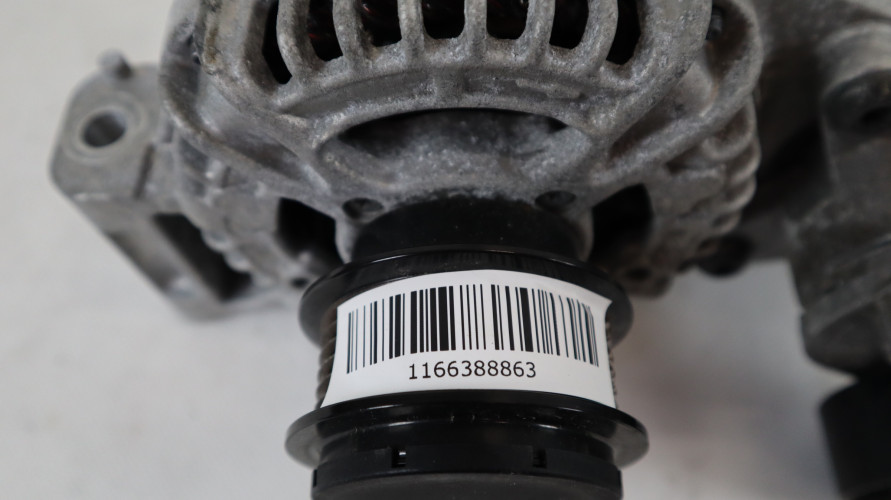 VOLVO XC40 1.5 T3 ALTERNATOR 32279255