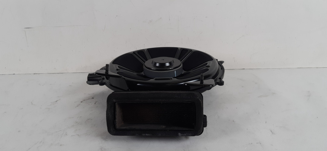 VOLVO XC60 II GŁOŚNIK SUBWOOFER 32212620