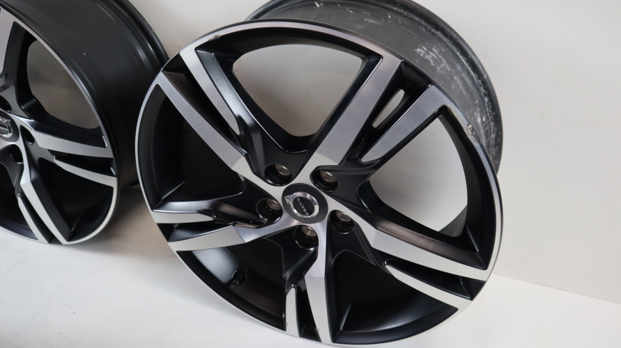 VOLVO XC40 II FELGI ALUMINIOWE 18X7.5 31445812