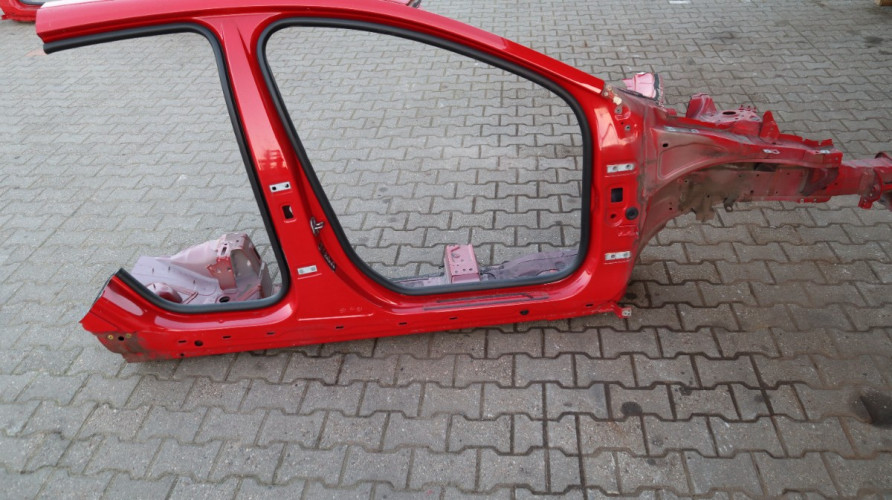 VOLVO V40 II ĆWIARTKA PRAWA PRZÓD 612-46