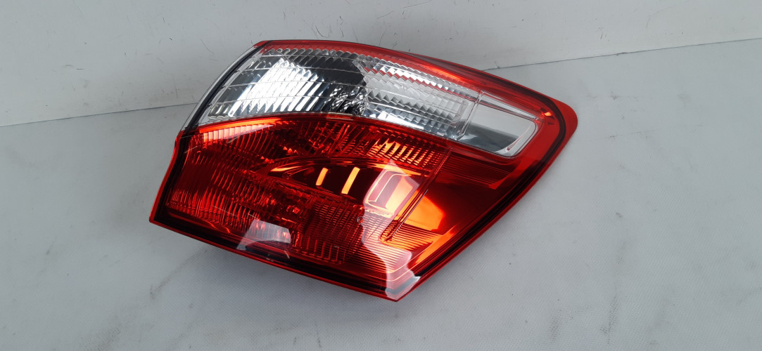 NISSAN QASHQAI J10 LAMPA PRAWA TYŁ 26554-BR00A