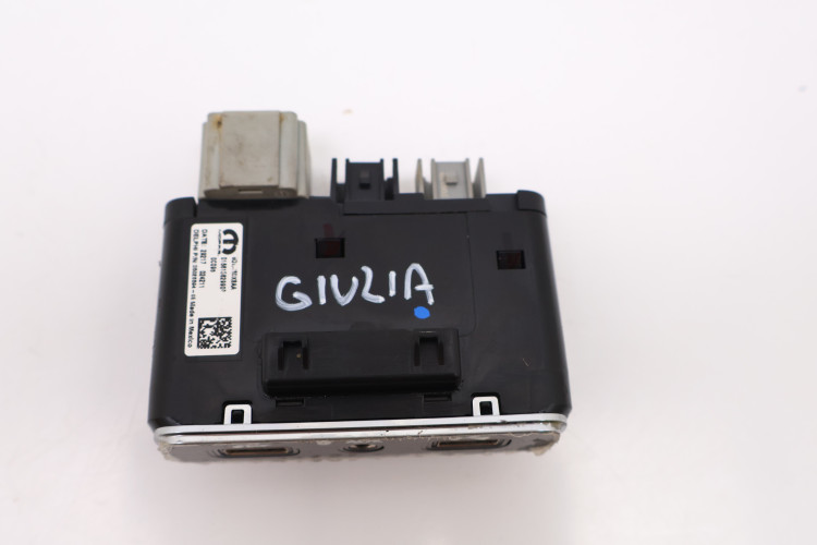 ALFA ROMEO GIULIA PANEL GNIAZDO USB AUX 35026594