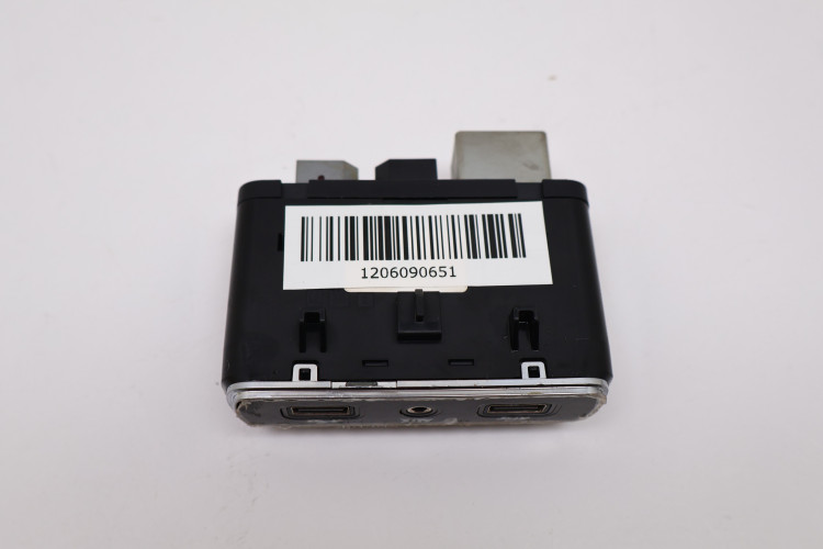 ALFA ROMEO GIULIA PANEL GNIAZDO USB AUX 35026594