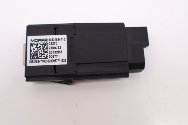 FIAT 500E PANEL GNIAZDO USB 00521884710