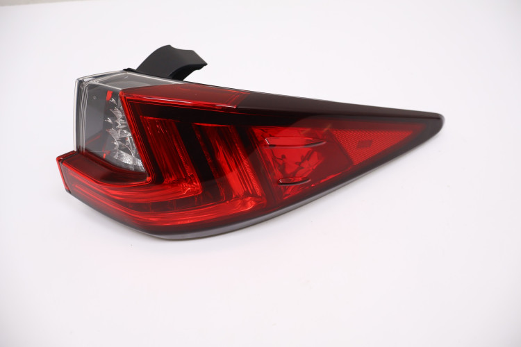 LEXUS RX IV LAMPA PRAWA TYŁ